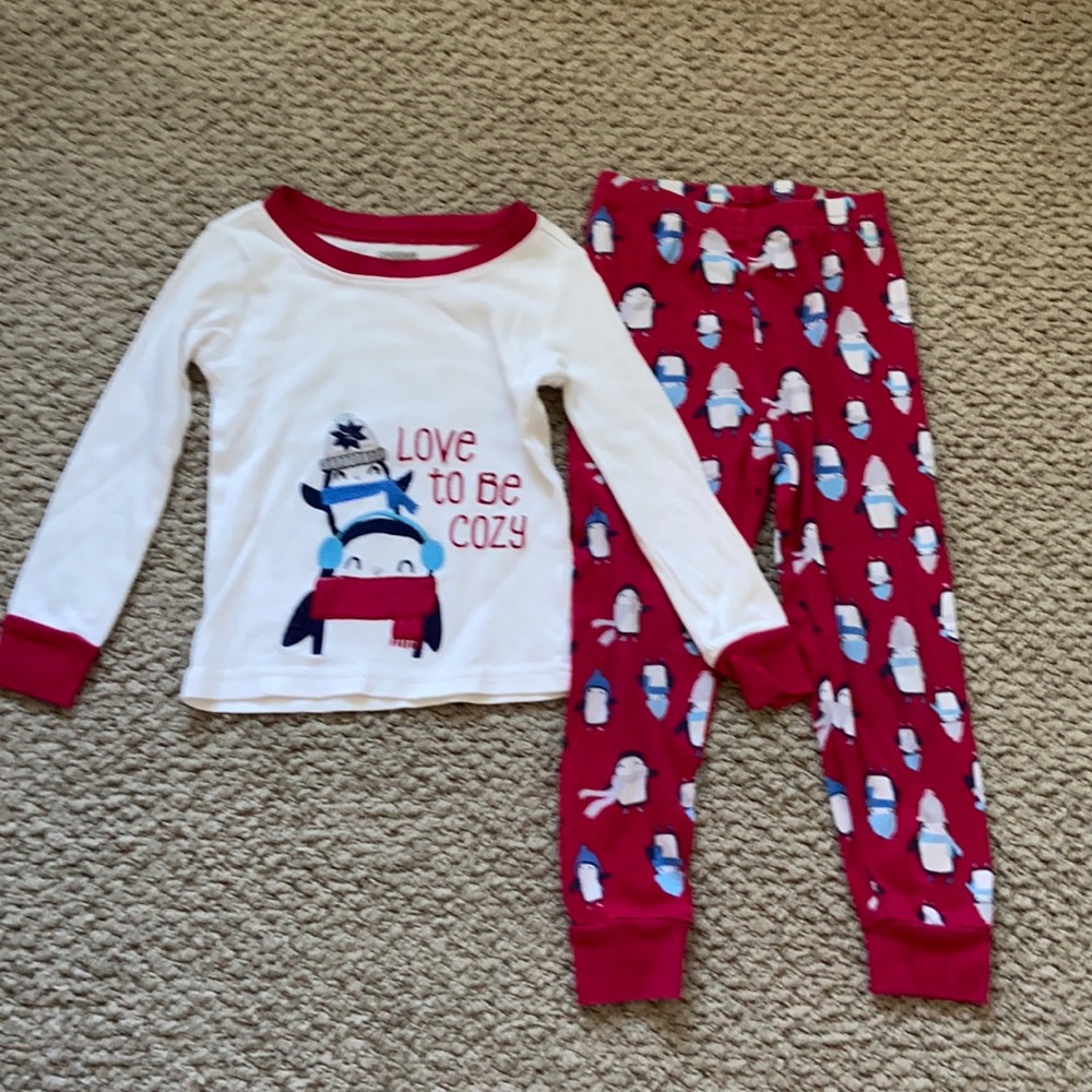 Gymboree Cozy Penguin Pajamas in Very Good Condition - Size 3T
